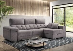 Fabricat amb estructura de ferro, DM i fusta de pi, garanteix solidesa i durabilitat. La versió relax incorpora seients elèctrics amb obertura mitjançant botonera oculta a l’interior, aportant comoditat i un disseny net. Els seients amb goma de 33 kg suau proporcionen una asseguda confortable i equilibrada, mentre que els respatllers reclinables de fibra siliconada ofereixen una adaptació suau i envoltant. Inclou coixins desenfundables per facilitar la neteja i el manteniment diari. Mides: Alçada total 105 cm Fons sofà 100 cm Fons chaise longue 160 cm Braç 33 cm Un sofà funcional, elegant i pensat per gaudir del descans amb total comoditat. Botiga de mobles i descans RELAXIA obre les portes a Andorra la Vella: un nou espai dedicat al confort, al descans i al bon interiorisme. Amb més de 50 anys d’experiència al sector del moble i el descans al Principat d’Andorra, el nostre equip fa un pas endavant amb un espai totalment renovat de més de 1.000 m² situat al Carrer de la Sardana, 21 baixos. A RELAXIA trobaràs una selecció cuidada de productes pensats per transformar casa teva en un espai més còmode, funcional i harmoniós: Matalassos i canapès de les millors marques per garantir un descans òptim. Sofàs i butaques amb dissenys actuals i materials de qualitat. Mobles auxiliars, taules de menjador i cadires que combinen estil i durabilitat. Instal·lació de cuines a mida, amb solucions modernes i pràctiques per al dia a dia. La nostra filosofia és clara: mobles i descans de qualitat a preus equilibrats, amb l’assessorament de professionals que coneixen el sector com ningú. RELAXIA neix per oferir-te un espai on inspirar-te, renovar la teva llar i gaudir d’un servei molt acurat, expert i de confiança. Vine a descobrir-nos. El teu confort i el teu descans comença aquí. A preus increïblement bons.